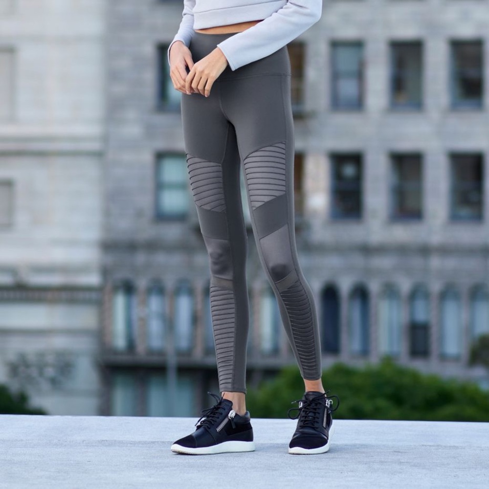 Alo Yoga High Waist Moto Legging in Gray Sz M